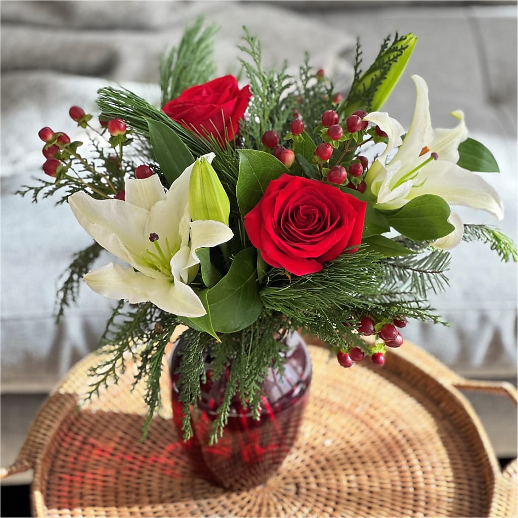 Evergreen Delight Bouquet – The Blessed Florist, Brandon FL