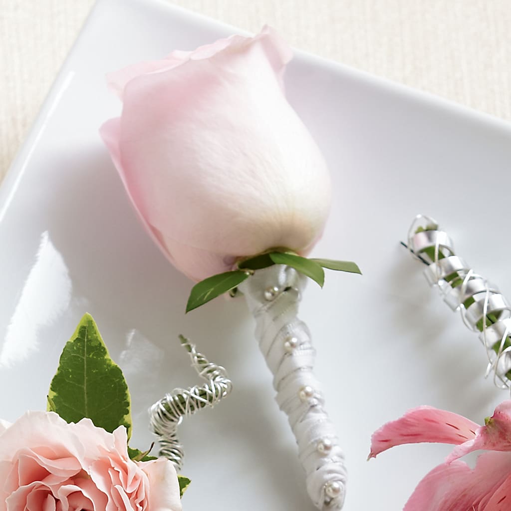 Pink Rose Boutonniere – The Blessed Florist, Brandon FL