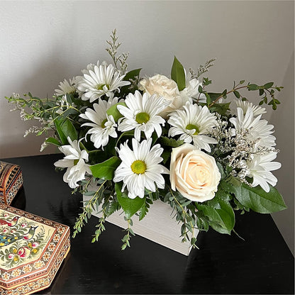 Fresh Linen Box Bouquet –  The Blessed Florist, Parrish FL