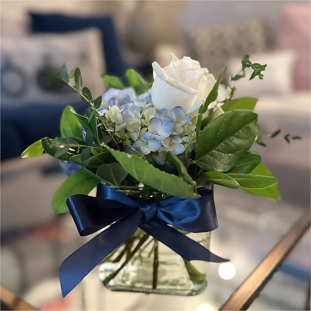 Sky Blue Delight Bouquet –  The Blessed Florist, Brandon FL