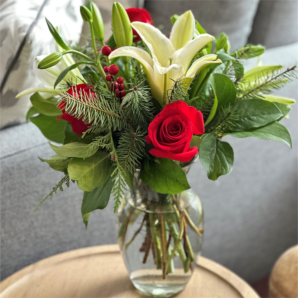 Sparkling Snowflakes Bouquet –  The Blessed Florist, Parrish FL